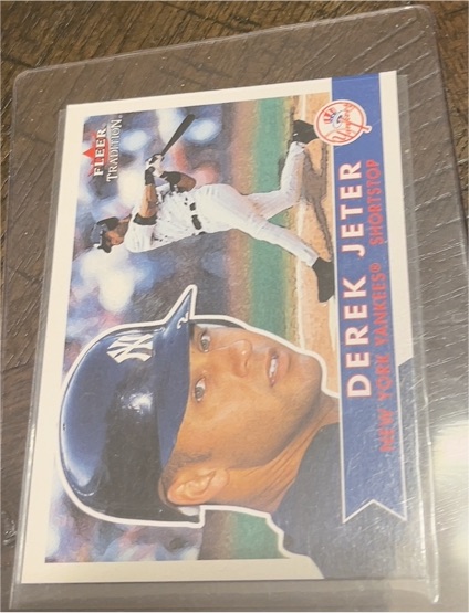 2001 Fleer Tradition #188 Derek Jeter — front