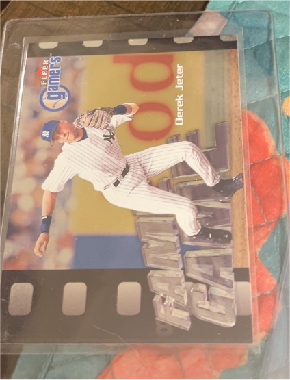 2000 Fleer Gamers #117 Derek Jeter — front