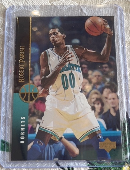 1994-95 Upper Deck #332 Robert Parish — front
