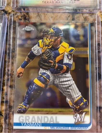 2019 Topps Chrome #98 Yasmani Grandal — front
