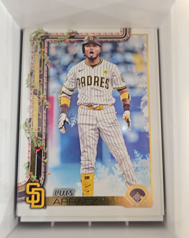 2025 Topps Holiday #H151 Luis Arraez — front