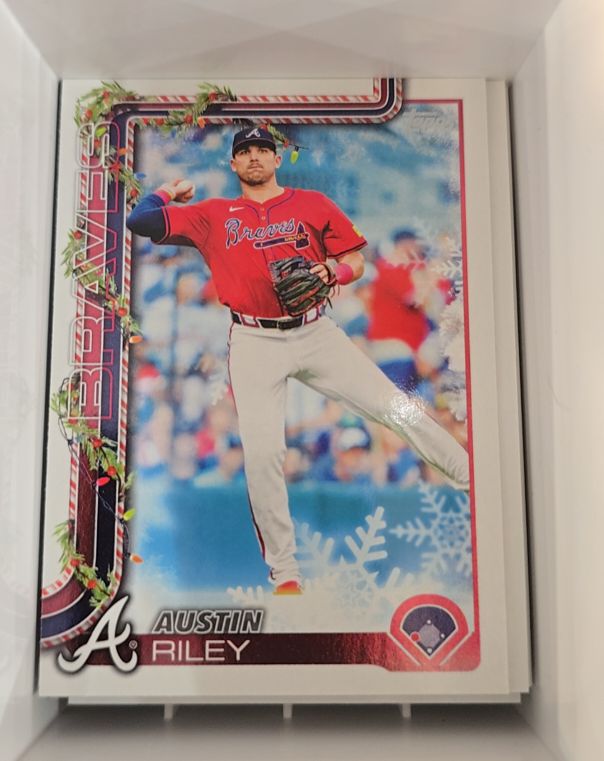 2025 Topps Holiday #H86 Austin Riley — front