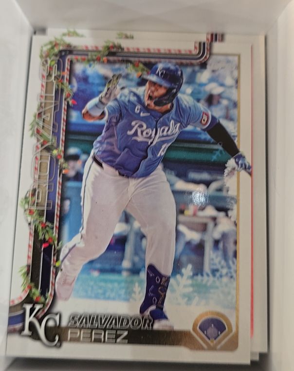 2025 Topps Holiday #H116 Salvador Perez — front