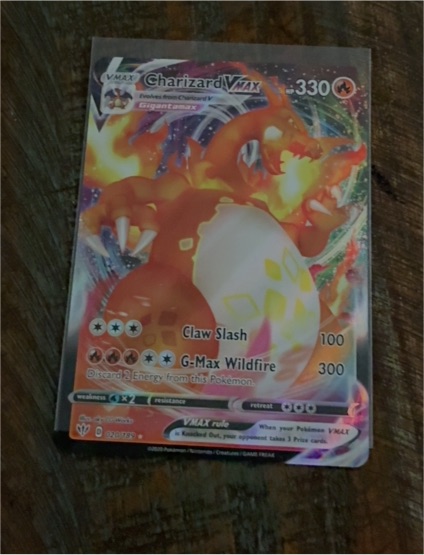 2020 Pokémon TCG #002 Charizard VMAX — front