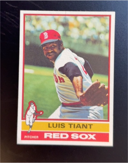 1976 Topps #130 Luis Tiant — front