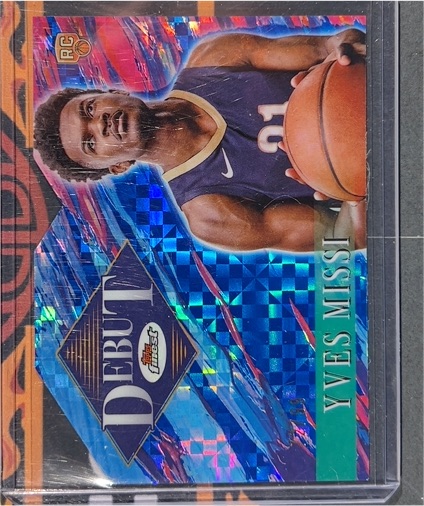2024-25 Topps Finest #D-19 Yves Missi Debut Blue Refractor — front