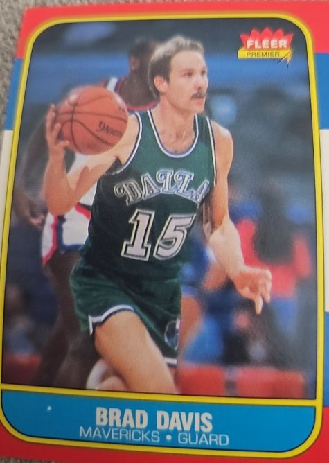 1986-87 Fleer #22 Brad Davis — front