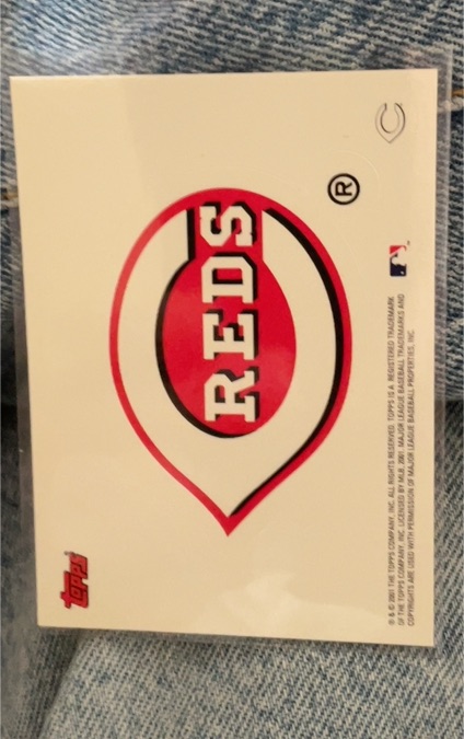 2001 Topps Cincinnati Reds Team Logo Sticker — front