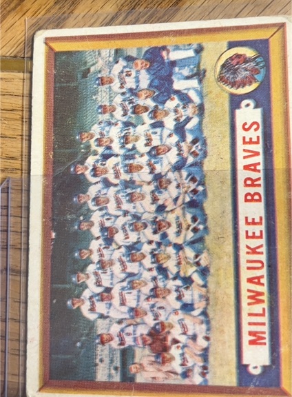 1957 Topps #114 Milwaukee Braves Team — front