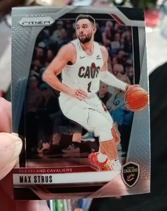 2024-25 Panini Prizm #27 Max Strus — front