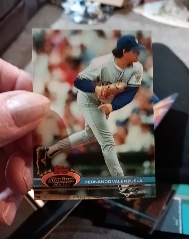 1991 Topps Stadium Club #90 Fernando Valenzuela — front