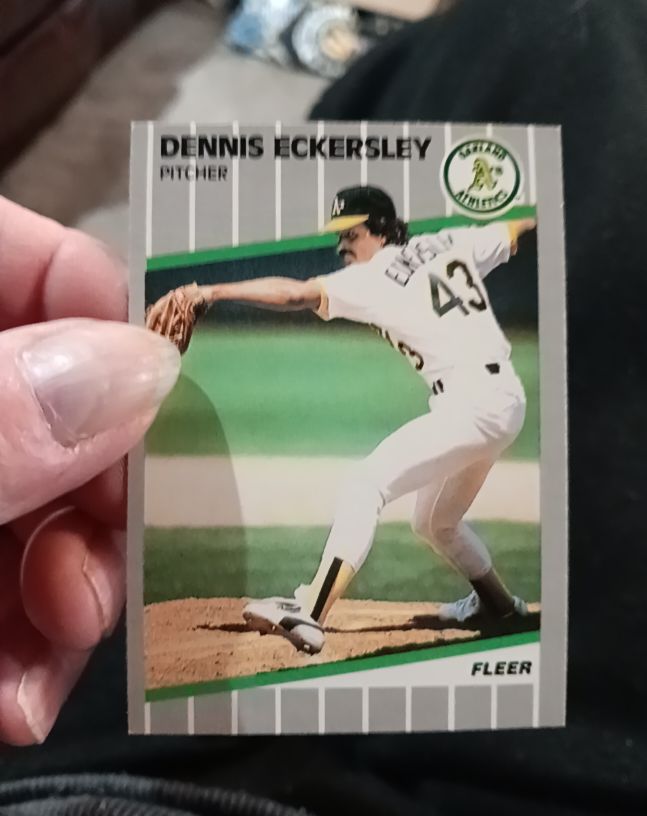 1989 Fleer #7 Dennis Eckersley — front