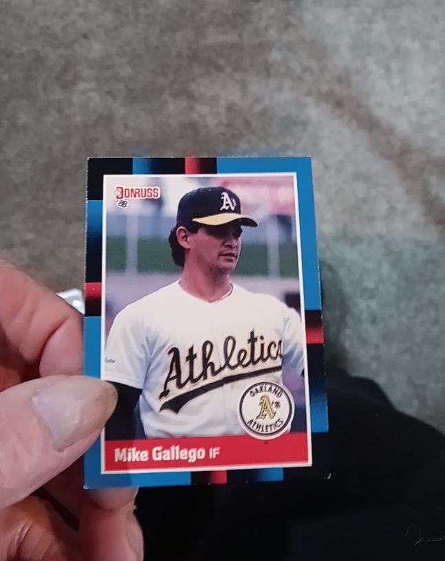 1988 Donruss #379 Mike Gallego — front