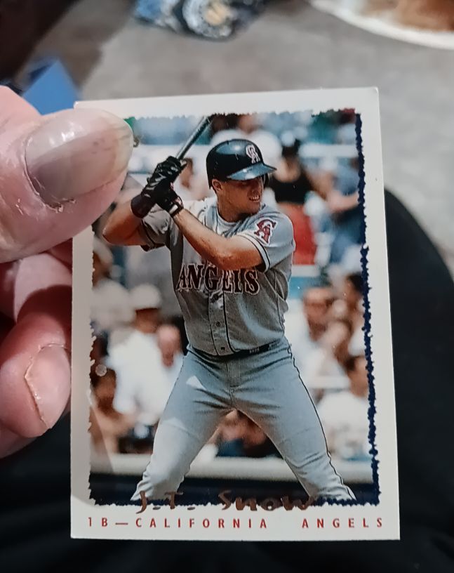 1995 Topps #582 J.T. Snow — front