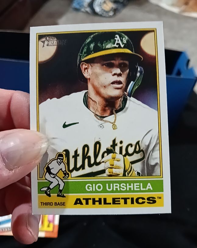 2025 Topps Heritage #25 Gio Urshela — front