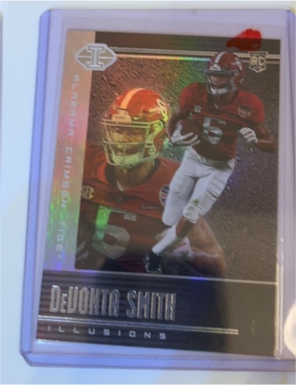 2021 Panini Chronicles Draft Picks Illusions #106 DeVonta Smith — front