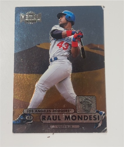 1998 Skybox Metal Universe #43 Raul Mondesi — front
