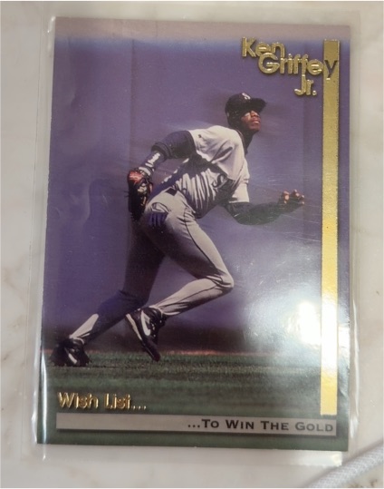 1995 Megacards #13 Ken Griffey Jr. — front