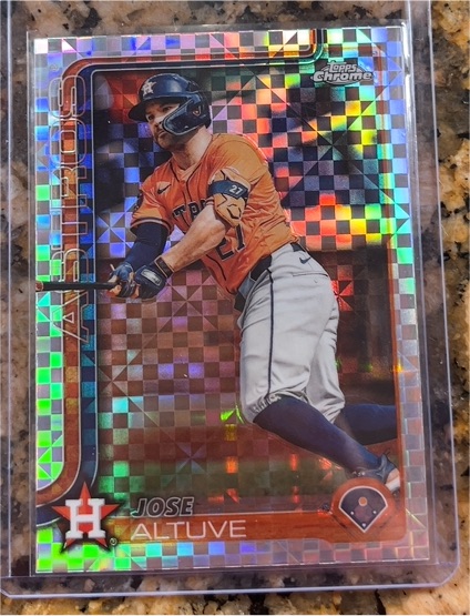2025 Topps Chrome #77 Jose Altuve — front