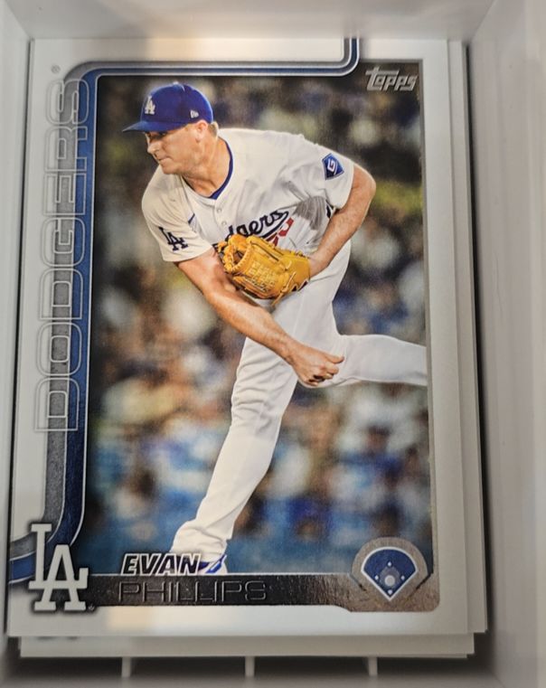 2025 Topps Update Series #US18 Evan Phillips — front