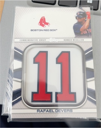 2022 Topps Series 1 #JNM-RD Rafael Devers Jersey Number Medallion — front