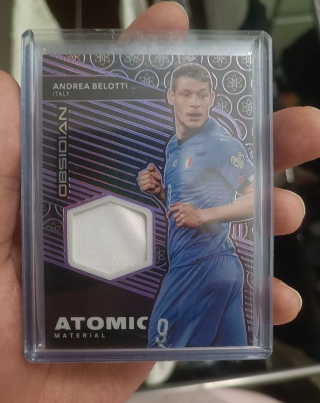 2019-20 Panini Obsidian Atomic Material #36/149 Andrea Belotti — front