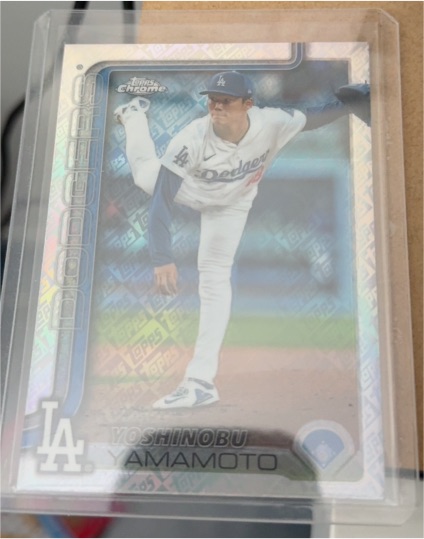 2025 Topps Chrome #179 Yoshinobu Yamamoto — front