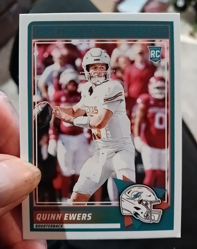 2025 Panini Score #75 Quinn Ewers — front
