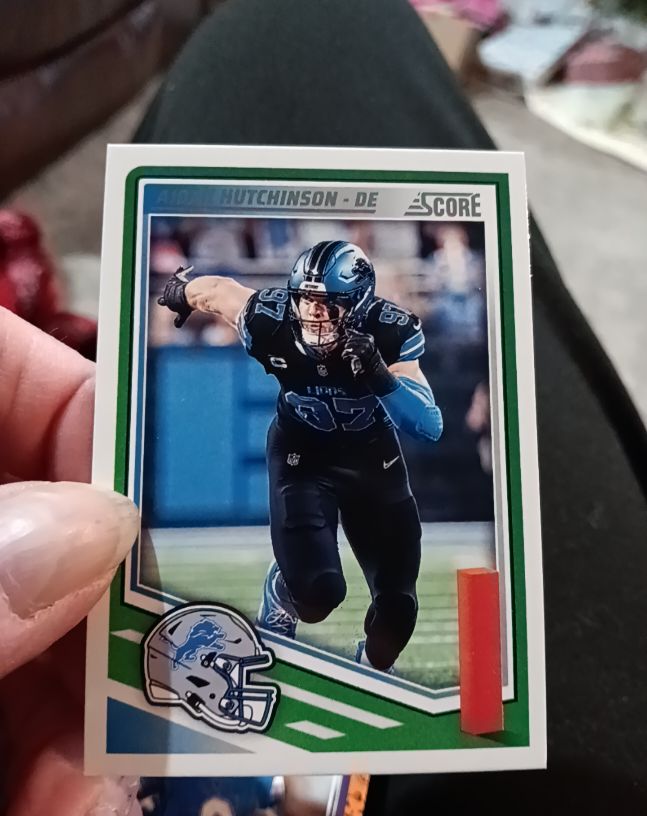 2025 Panini Score #41 Aidan Hutchinson — front