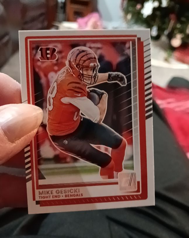 2025 Panini Donruss #139 Mike Gesicki — front