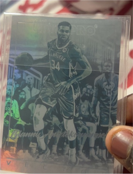 2022-23 Panini Recon Vector #2 Giannis Antetokounmpo — front