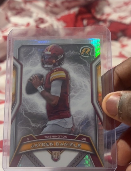 2024 Topps Resurgence #196 Jayden Daniels — front