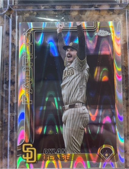 2025 Topps Chrome #212 Dylan Cease — front