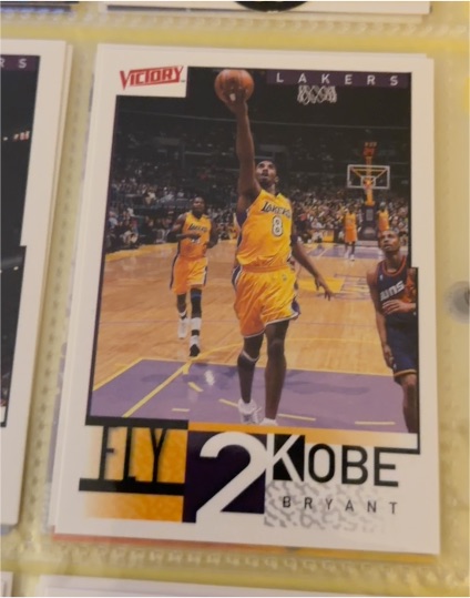 2000-01 Upper Deck Victory #303 Kobe Bryant — front