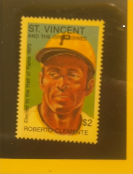 1993 St. Vincent $2 Roberto Clemente Baseball Stamp — front