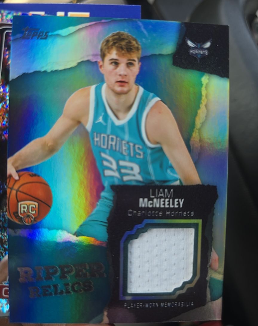 2025-26 Topps #RR-LM Liam McNeeley Ripper Relics Surge — front