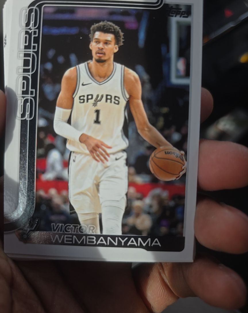 2025-26 Topps #195 Victor Wembanyama — front