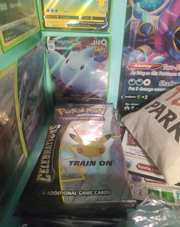 2021 Pokemon Sword & Shield Vivid Voltage #178 Togekiss VMAX — front