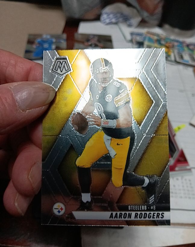2025 Panini Mosaic #8 Aaron Rodgers — front