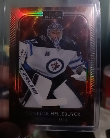 2021-22 O-Pee-Chee Platinum #39 Connor Hellebuyck — front