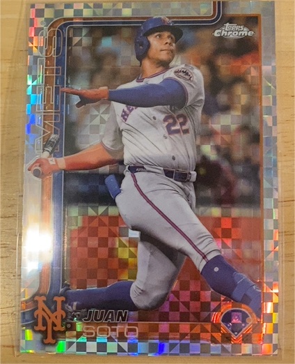 2025 Topps Chrome #200 Juan Soto — front