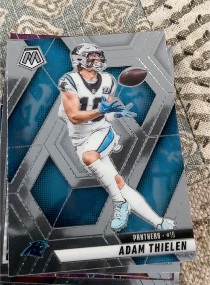 2020 Panini Mosaic #19 Adam Thielen — front