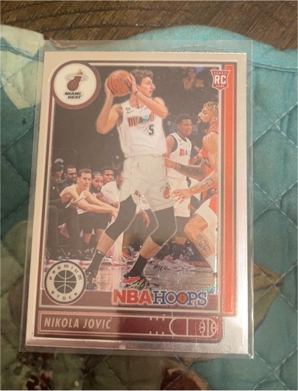 2022-23 Panini Chronicles Hoops Premium Stock #583 Nikola Jovic — front