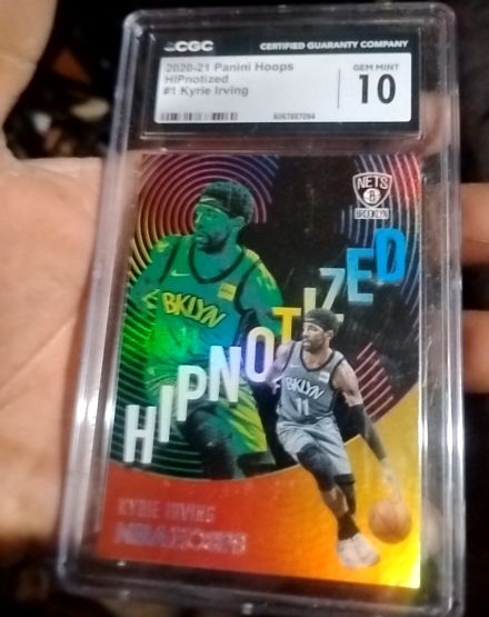 2020-21 Panini Hoops #1 Kyrie Irving Hipnotized — front