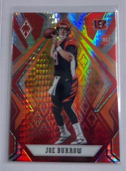 2020 Panini Phoenix #101 Joe Burrow Fire Burst Rookie Card — front