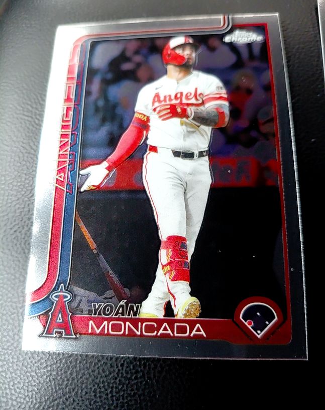 2025 Topps Update #US24 Yoán Moncada — front