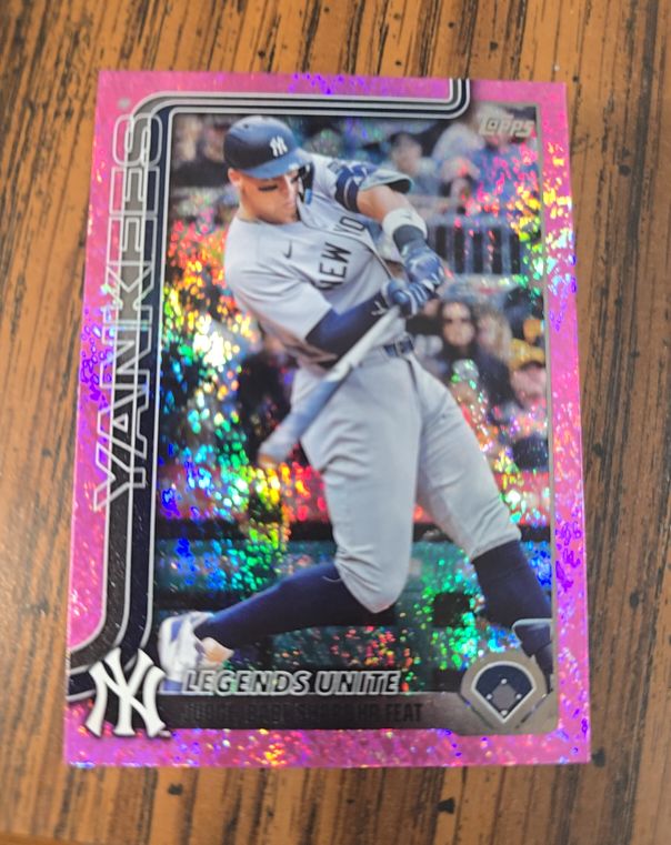 2025 Topps Update #US86 Aaron Judge Legends Unite — front