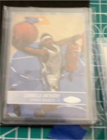 2004 NBA Hoops #112 Carmelo Anthony — front