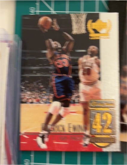 1992-93 Skybox #42 Charles Oakley — front
