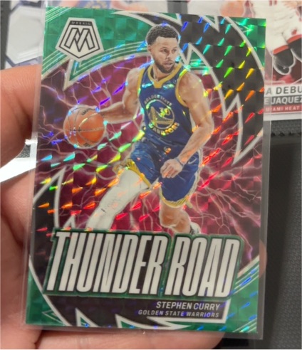 2023-24 Panini Mosaic #13 Stephen Curry Thunder Road Green Mosaic Prizm — front